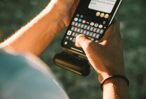 Эмодзи в SMS-маркетинге: как использовать их правильно